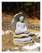 몽산리석가여래좌상(夢山里釋迦如來象)